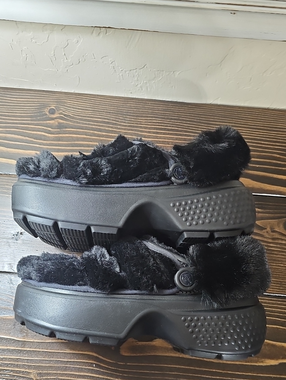 Crocs Stomp Quilted Clogs - Picture 4 of 10